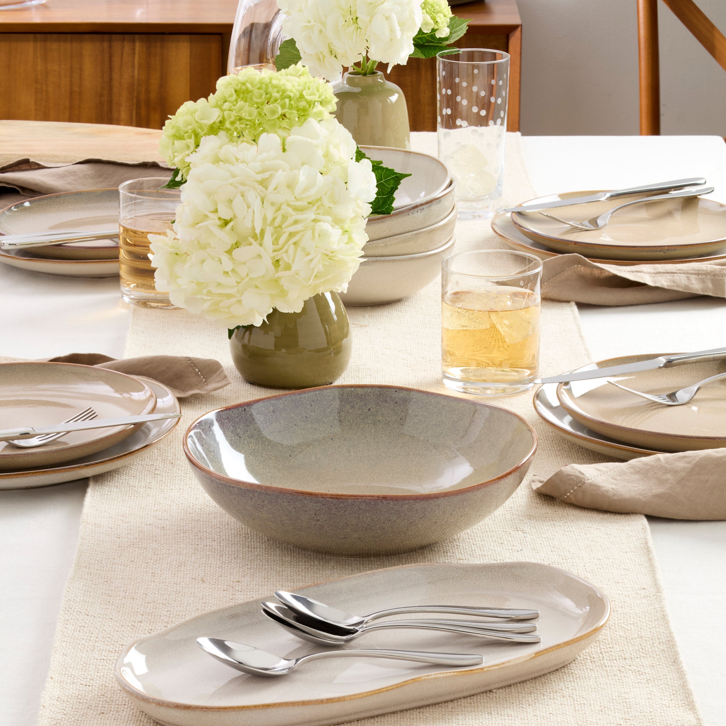 Oatmeal Stoneware Serving Set, 2-Piece - Image 3